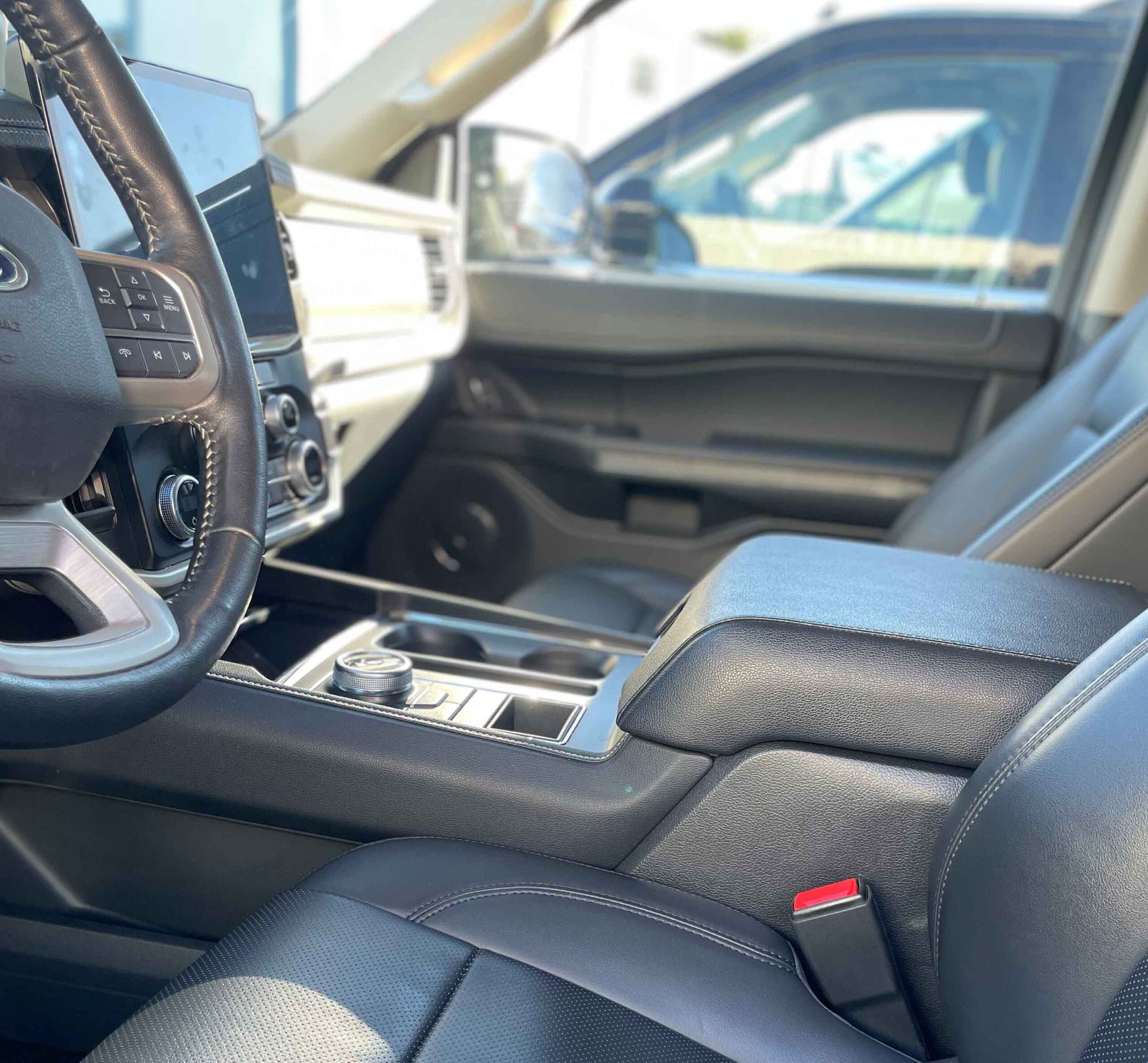 SUV-Interior Luxurious limo with spacious seats